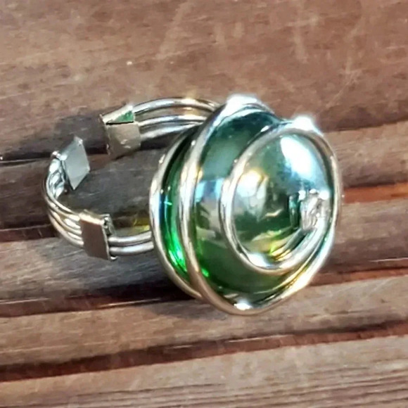 Handcrafted Edgy Green Luster Silver Spiral Luster Glass Bauble Ring - Picture 7 of 10
